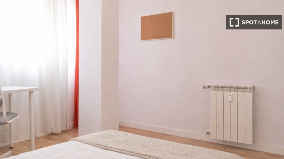 Double room Madrid, 6 beds — photo 114