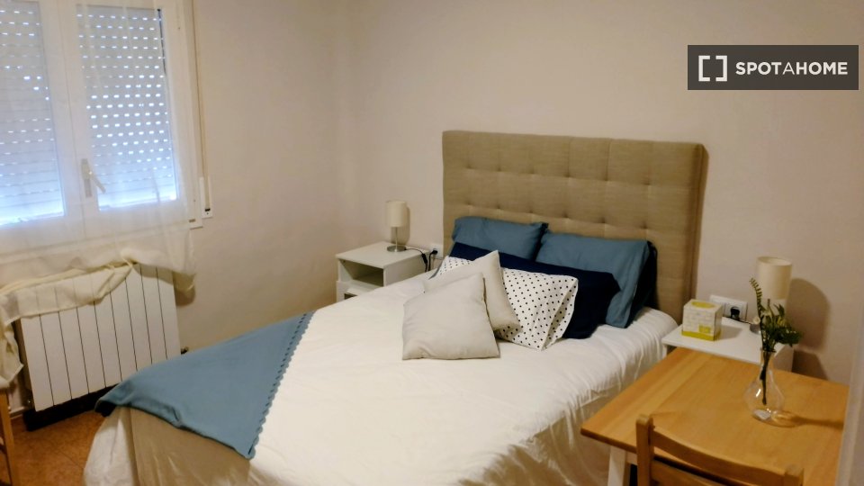 Habitación en piso compartido en sant cugat del vallès