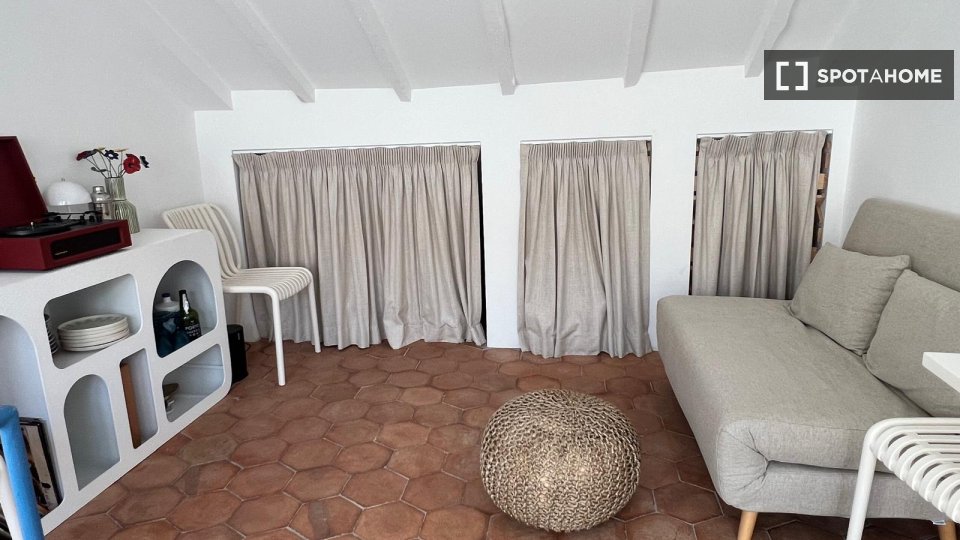 Apartment Lisbon, 1 bed — photo 15