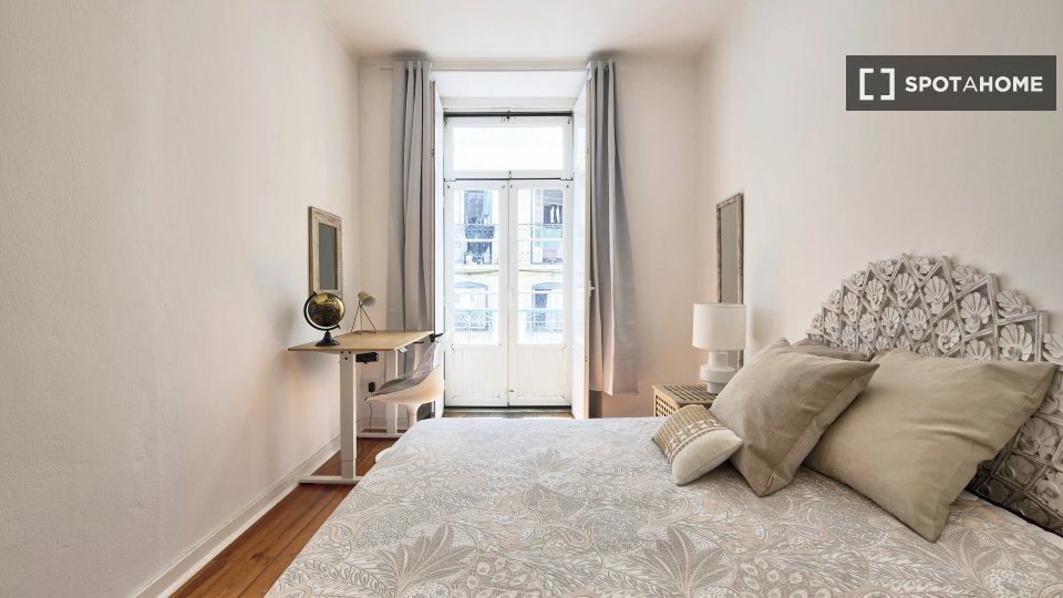Double room Lisbon, 13 beds — photo 11