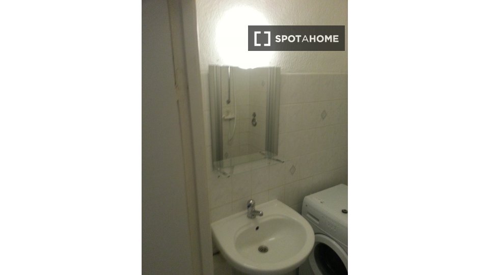 Double room Hamburg, 3 beds, 67m² — photo 10