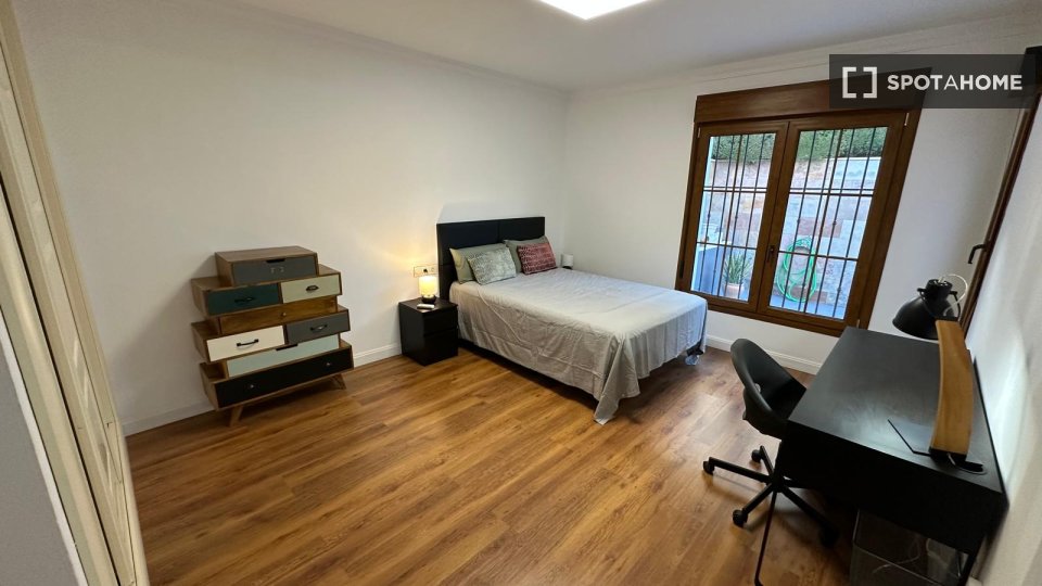 Double room Malaga, 9 beds, 25m² — photo 12