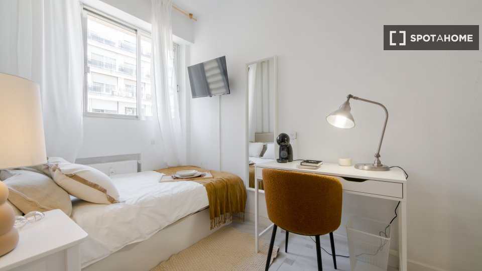 Double room Madrid, 9 beds — photo 8