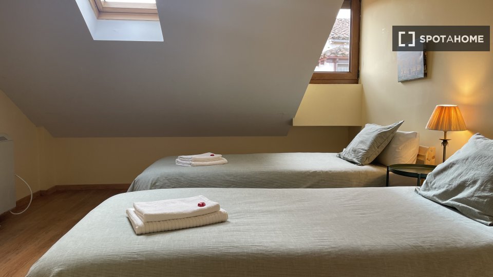 Apartment Alcala_De_Henares, 3 beds, 130m² — photo 16
