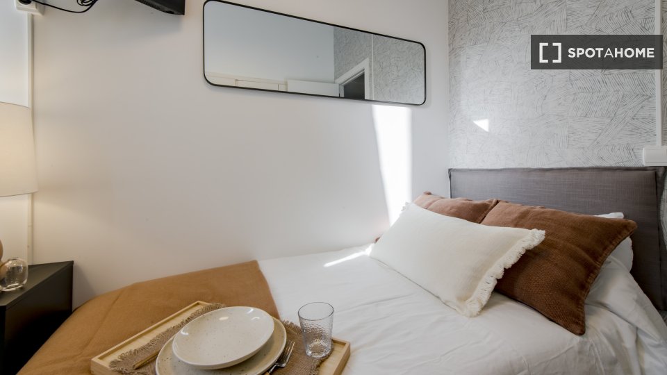 Double room Madrid, 8 beds, 150m² — photo 8