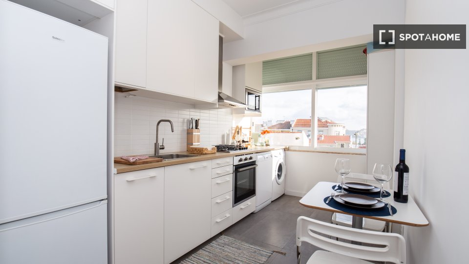 Apartment Lisbon, 2 beds, 65m² — photo 10
