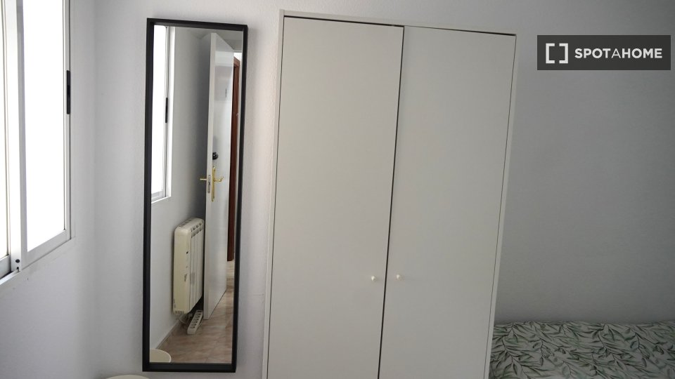 Double room Madrid, 6 beds — photo 19