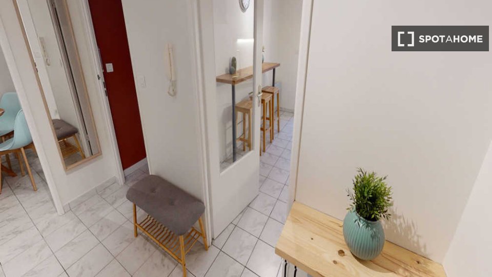 Double room Lyon, 3 beds, 70m² — photo 9