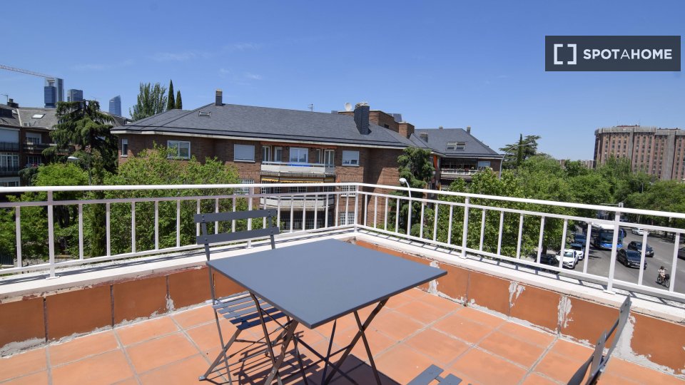Double room Madrid, 11 beds, 503m² — photo 6