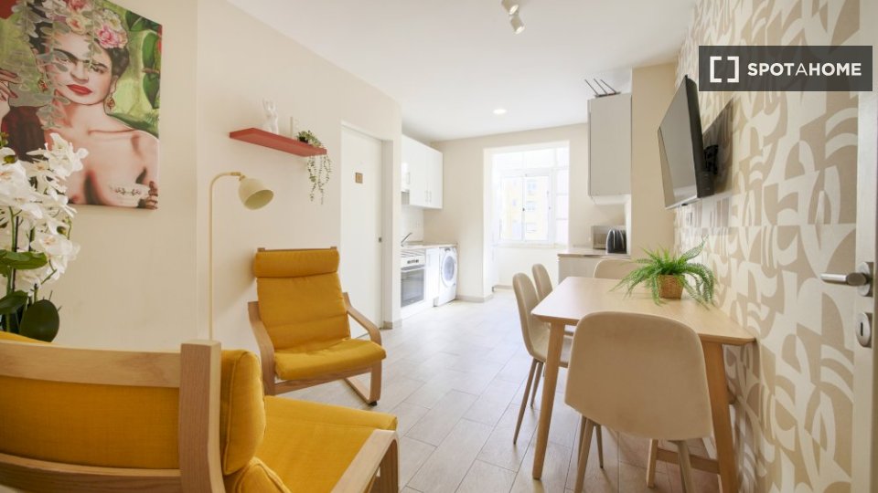 Double room Lisbon, 6 beds — photo 14