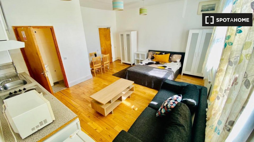 Studio flat for rent in Kilburn, London (ref 605307) Spotahome