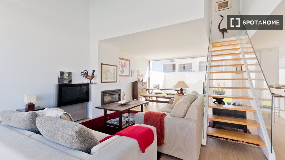Apartment Lisbon, 2 beds, 147m² — photo 18