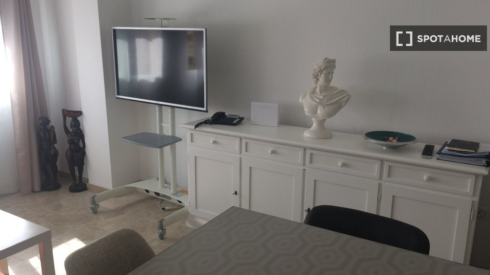 Double room Malaga, 2 beds, 76m² — photo 8