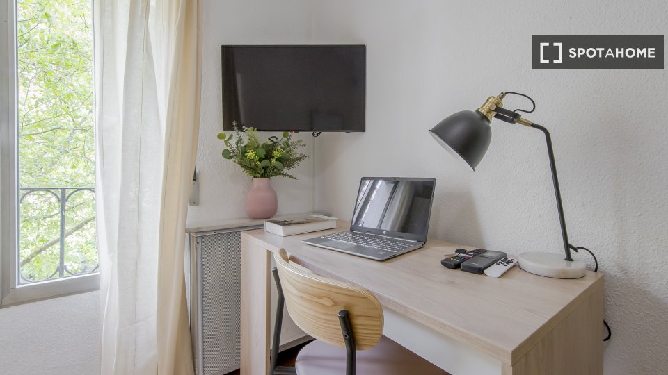 Double room Madrid, 4 beds, 120m² — photo 10