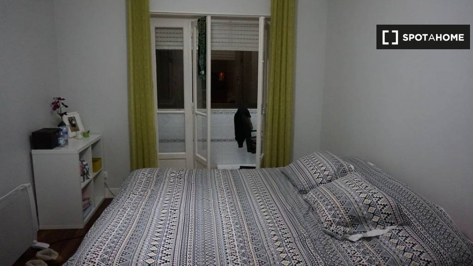 Double room Lisbon, 4 beds, 160m² — photo 16