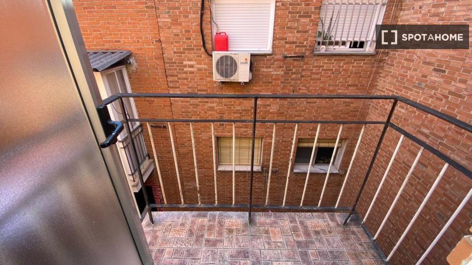 Double room Madrid, 4 beds — photo 3