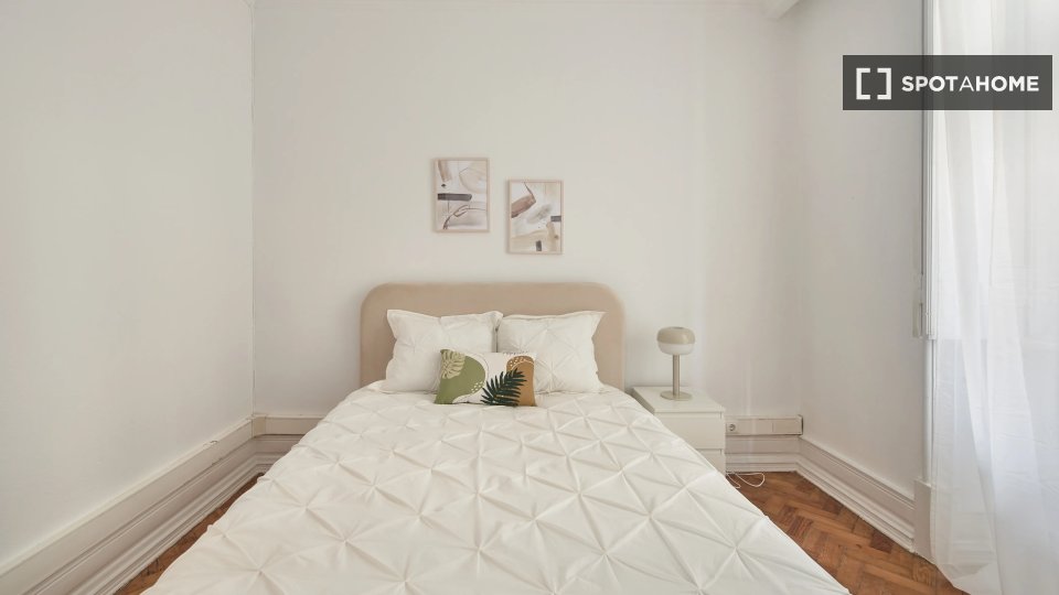 Double room Lisbon, 8 beds — photo 2