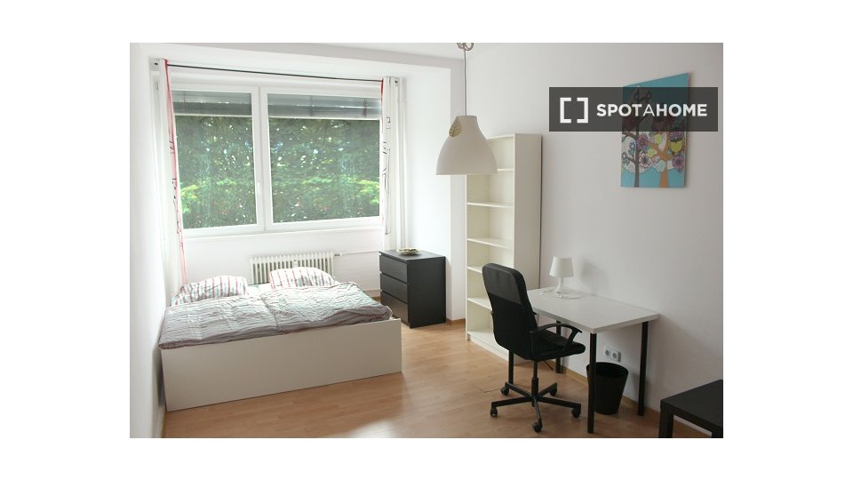 Double room Berlin, 6 beds, 158m² — photo 9