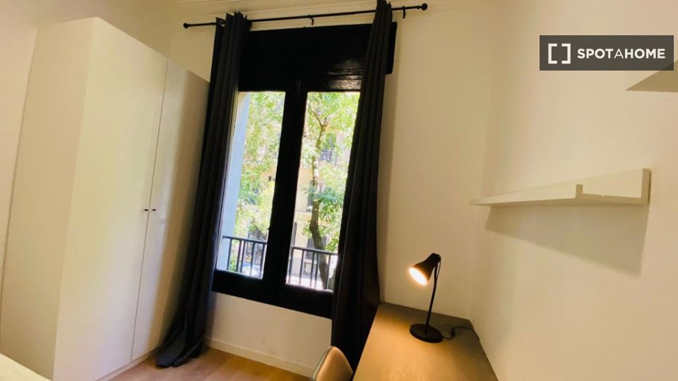 Double room Madrid, 6 beds — photo 2
