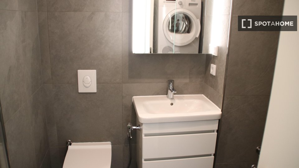 Double room Berlin, 4 beds, 171m² — photo 10