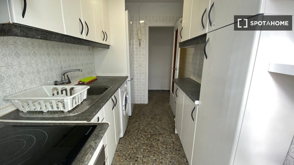 Double room Madrid, 5 beds — photo 8