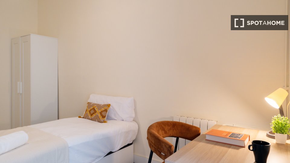 Double room Madrid, 9 beds — photo 3