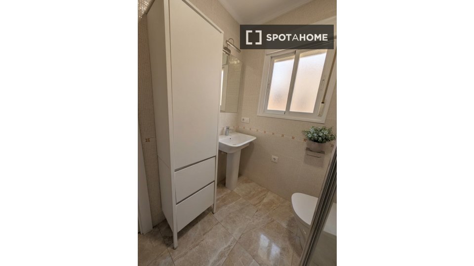Apartamento de 2 habitaciones en alquiler en Valdeolleros