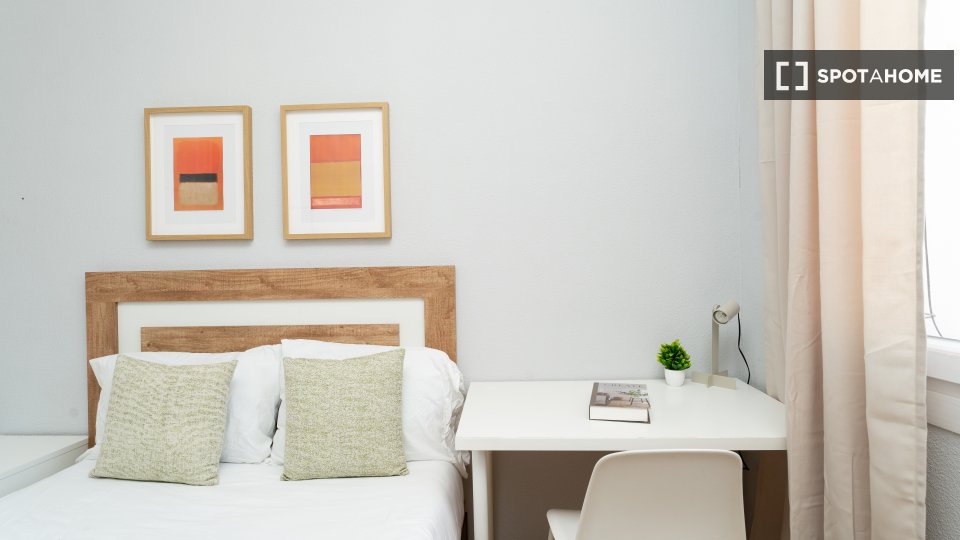 Double room Madrid, 5 beds — photo 21