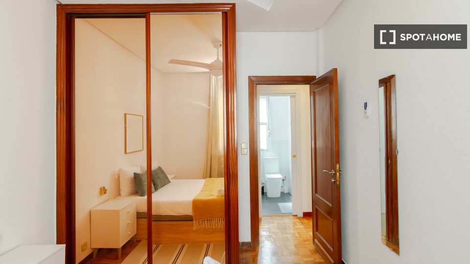Double room Madrid, 6 beds — photo 30
