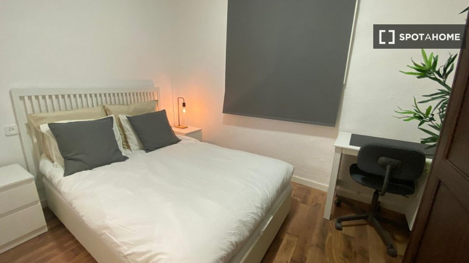 Double room Madrid, 4 beds — photo 8