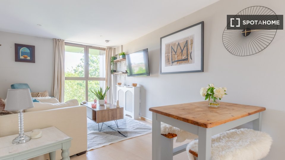 Apartment London, 2 beds, 65m² — photo 25