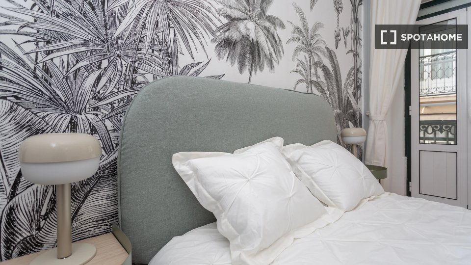 Double room Lisbon, 6 beds — photo 14