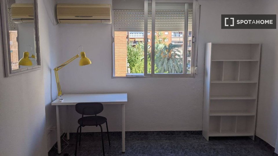Double room Valencia, 4 beds, 90m² — photo 12