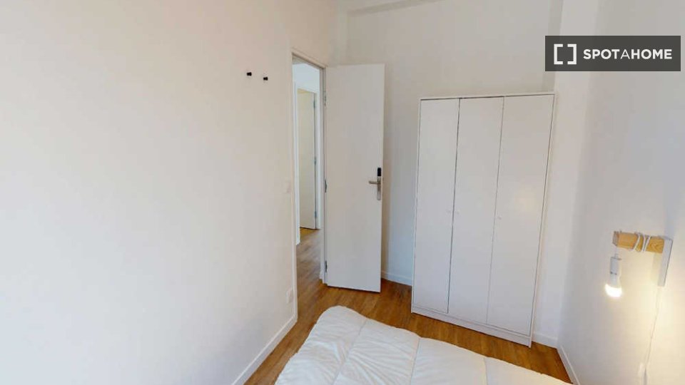 Double room Paris, 11 beds, 190m² — photo 21
