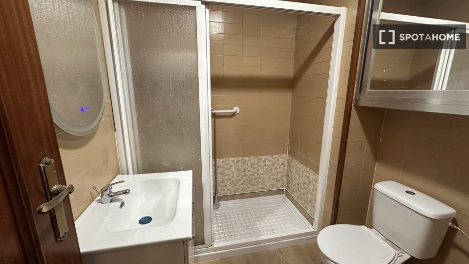 Double room Madrid, 5 beds, 110m² — photo 15