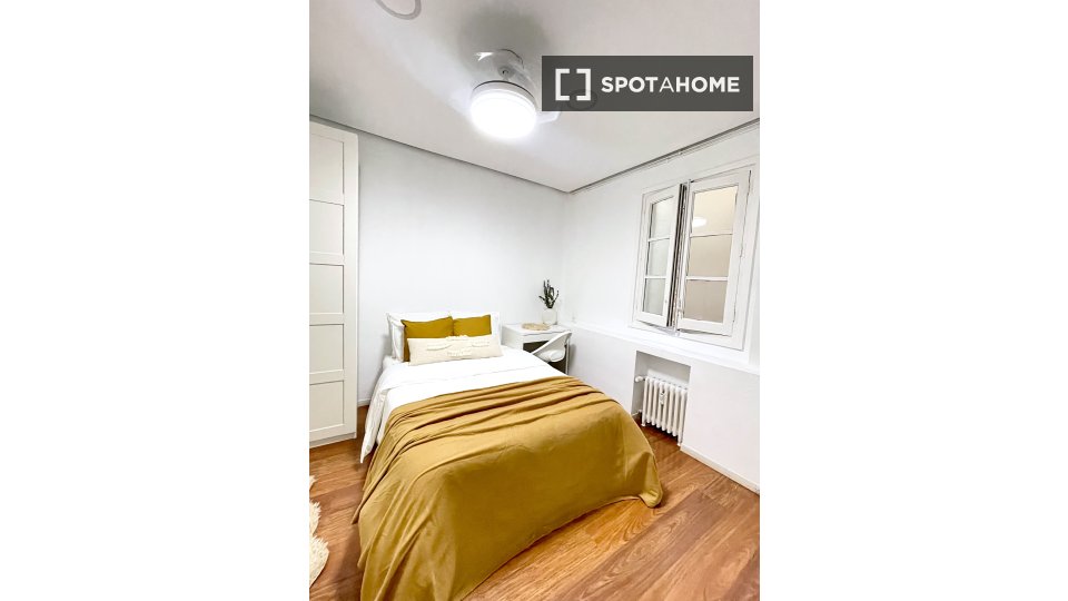 Double room Madrid, 6 beds — photo 114