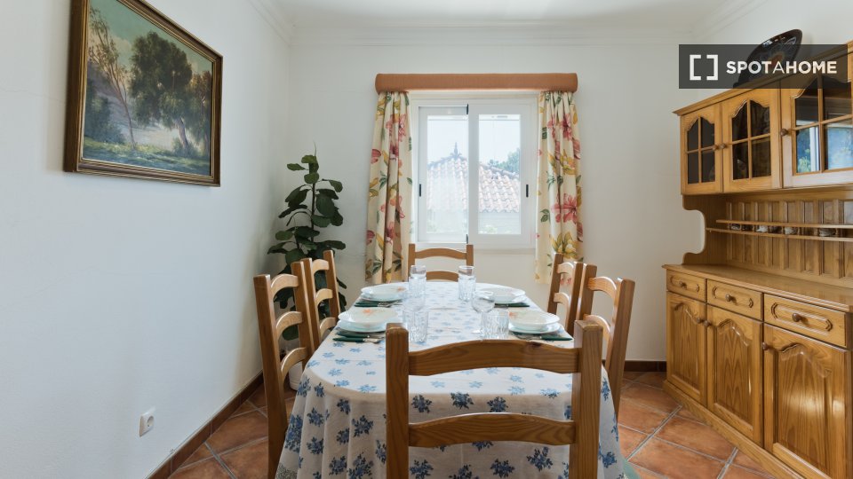 Apartment Lisbon, 3 beds, 152m² — photo 15