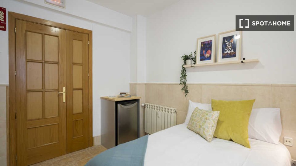 Double room Madrid, 25 beds — photo 53