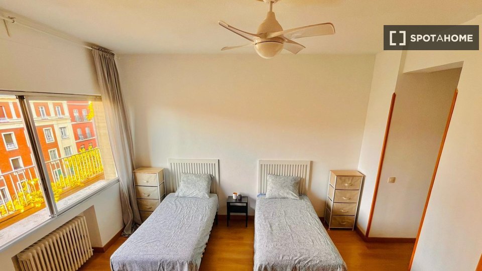 Double room Madrid, 6 beds — photo 24