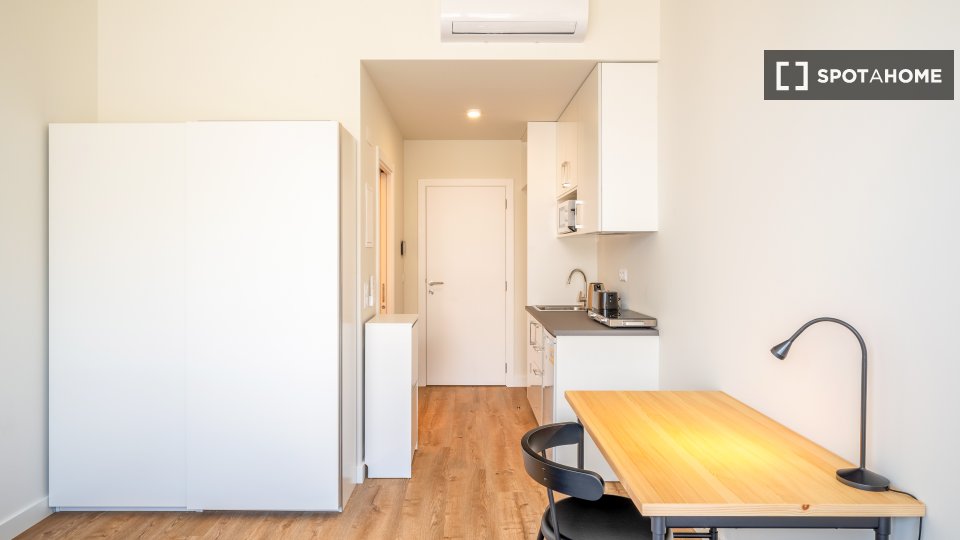 Apartment mono Lisbon, 18m² — photo 17