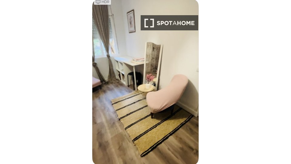 Double room Barcelona, 3 beds, 85m² — photo 24