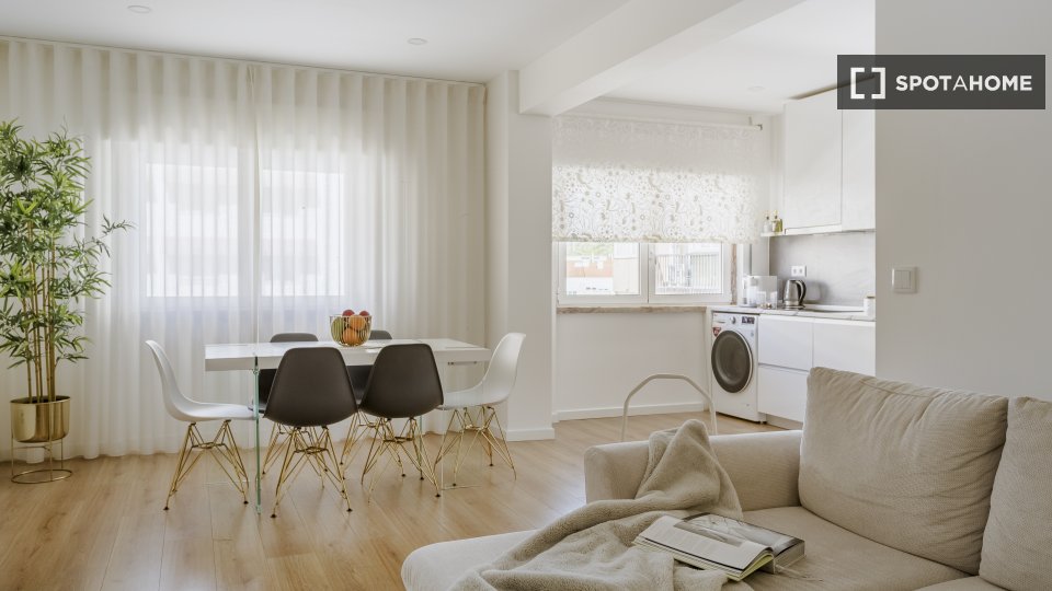 Apartment Lisbon, 2 beds — photo 10