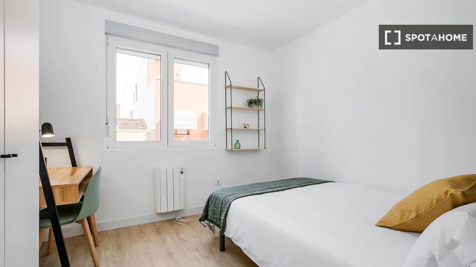 Double room Madrid, 11 beds — photo 7