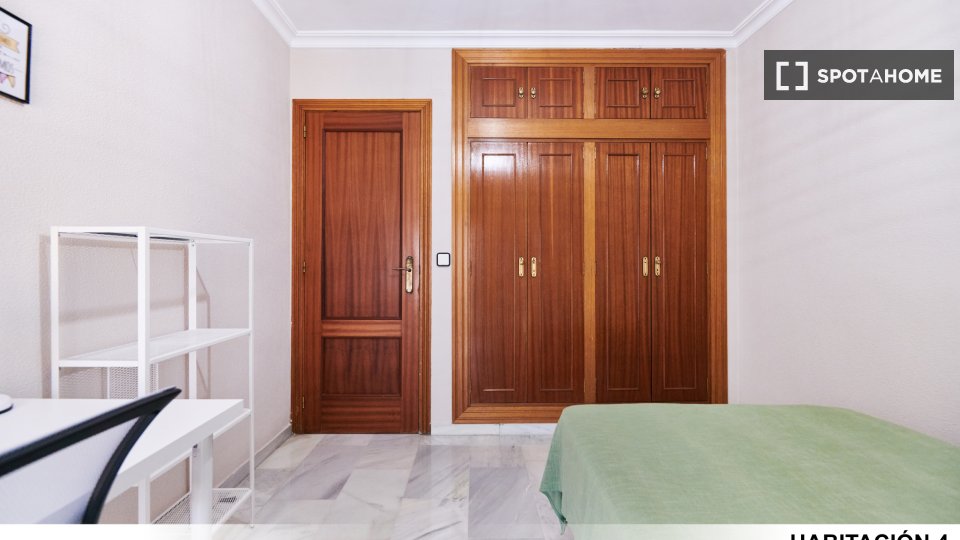 Double room Seville, 4 beds — photo 8