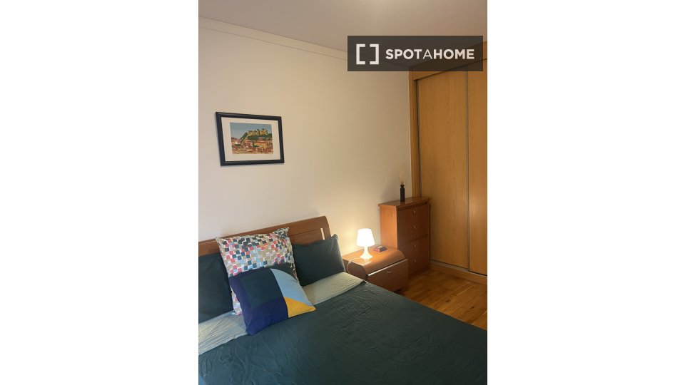 Double room Lisbon, 3 beds, 95m² — photo 6