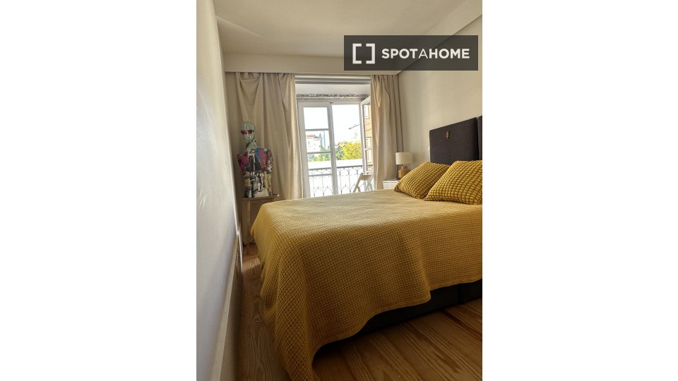 Apartment Lisbon, 1 bed, 78m² — photo 11
