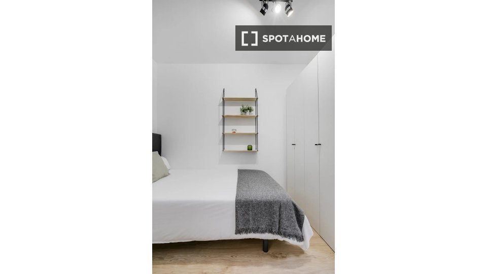 Double room Madrid, 11 beds — photo 5