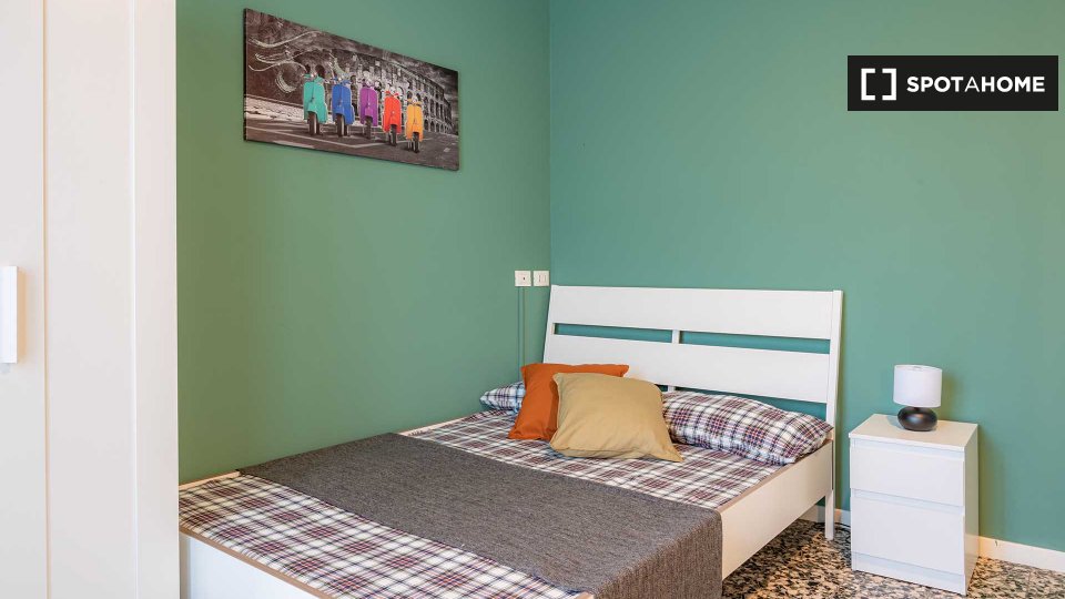 Double room Milan, 3 beds, 80m² — photo 7