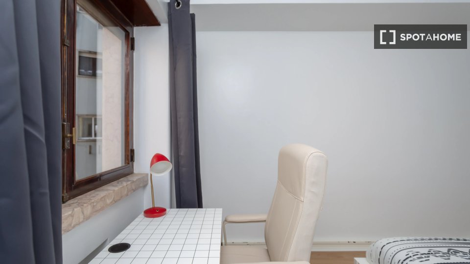 Double room Lisbon, 10 beds — photo 10