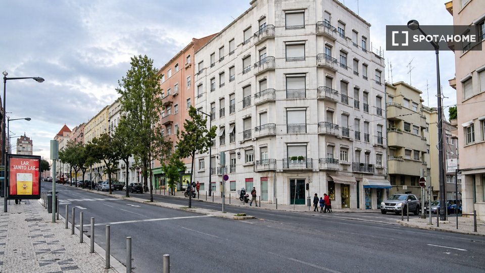 Double room Lisbon, 6 beds — photo 49